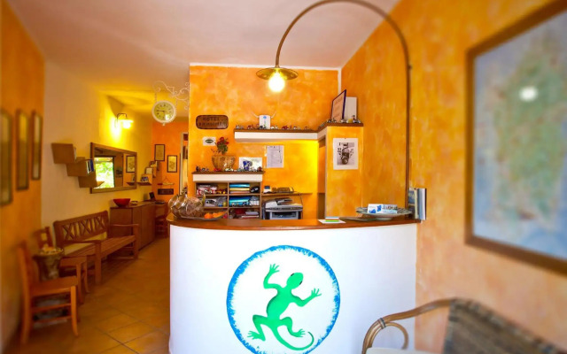 Ariadimari Hotel