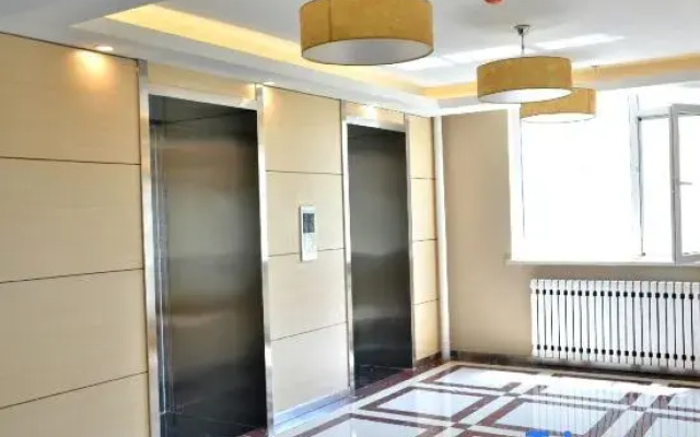 Qingdao Jinshancheng Business Hotel (Qingdao North Station Shuiqinggou Subway Station)