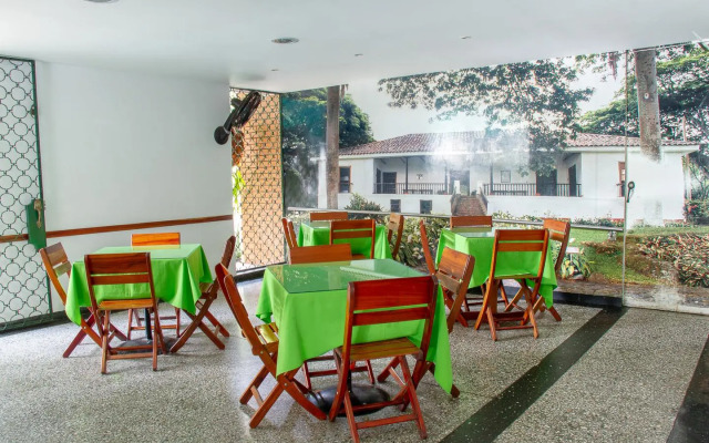 Hotel Imbanaco