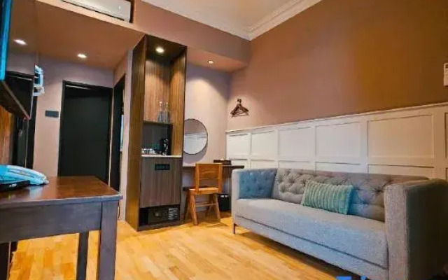 The Palm Suite at Lava Mansion
