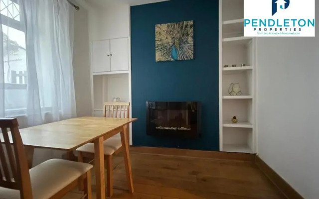 Cosy 2 bed property Contractor and Leisure Stays