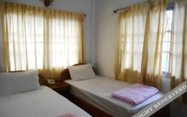 Phetmanixay Hotel