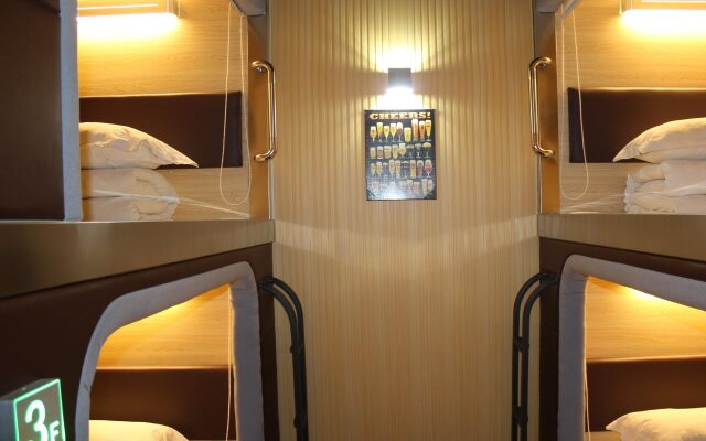 Qingdao Free Exercise Youth Hostel Zhanqiao Railway Station Branch