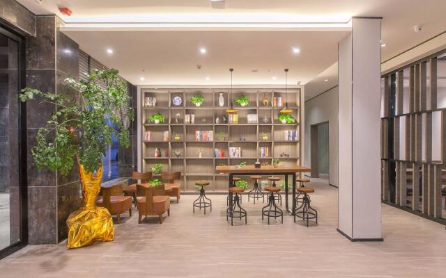 Hanting Hotel Zhijiang Yanjiang Avenue