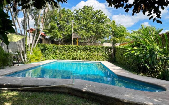 Cuevita + Nido /Piscina & Jardín compartido