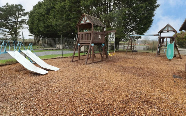 13 Gower Holiday Village