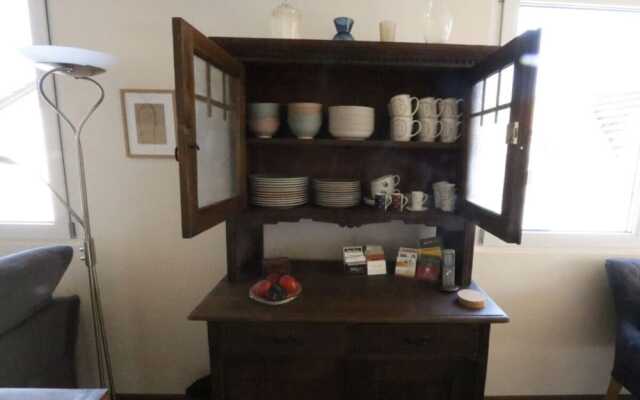 Welcoming Apartment Near Lake