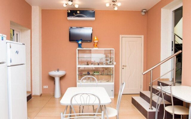 Check Inn Hotel&Hostel