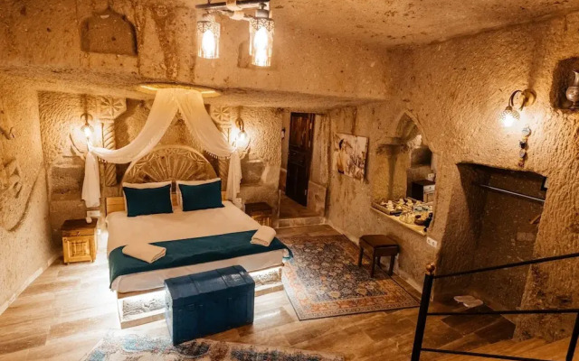 Bayar Cave Suites