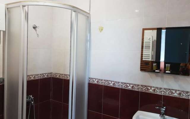 Hotel Rostus