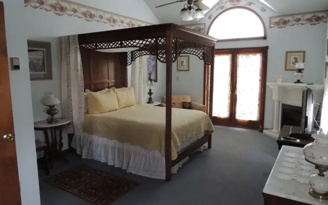 John Wesley Inn & Carriage House