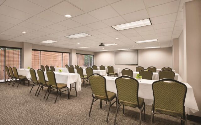 Country Inn & Suites by Radisson, Newnan, GA