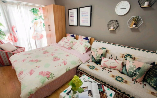 Life Times Cozy Room Downtown