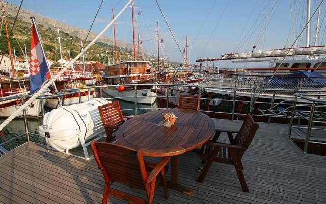 Adriatic Cruising Yacht