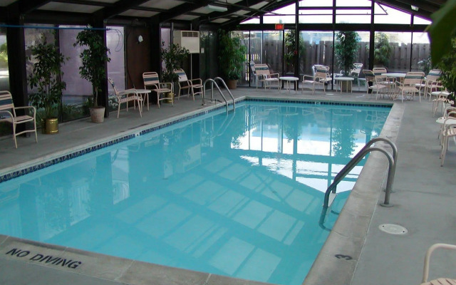 Cayman Suites Hotel