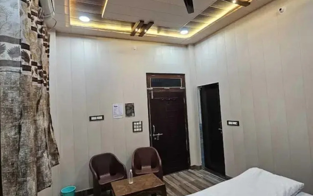 Vinayak Guest House