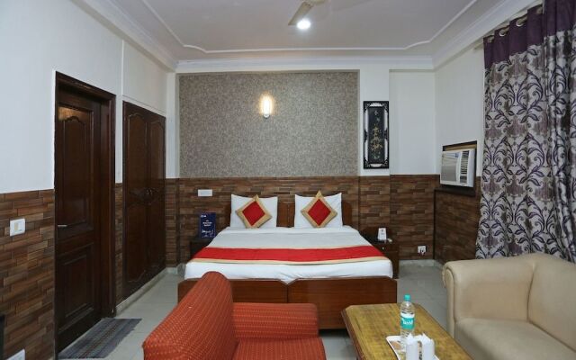 OYO 472 Hotel Sareen