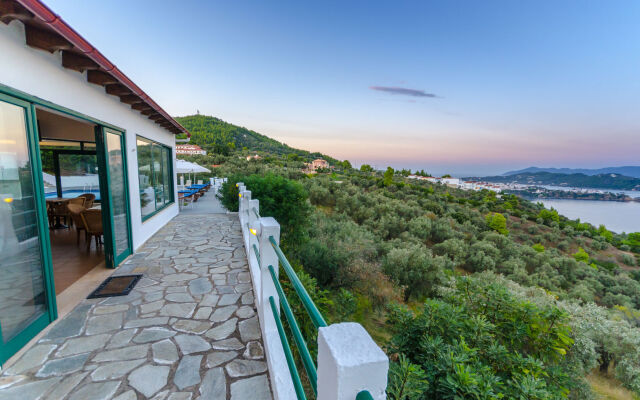 Skiathos Club Hotel Suites