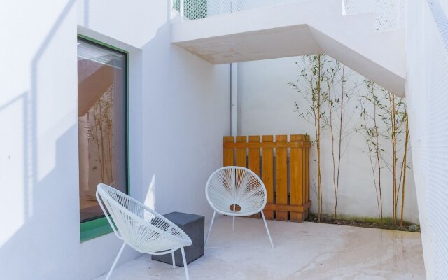 Mac003 · Macario Wood Apartment // Netflix