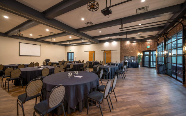 Coast Nisku Inn & Conference Centre