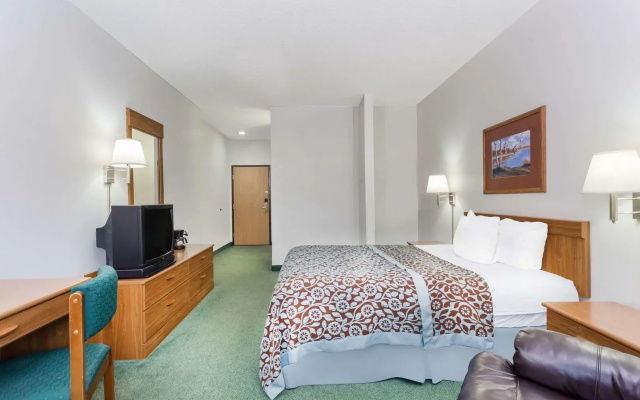 Days Inn by Wyndham Manchester