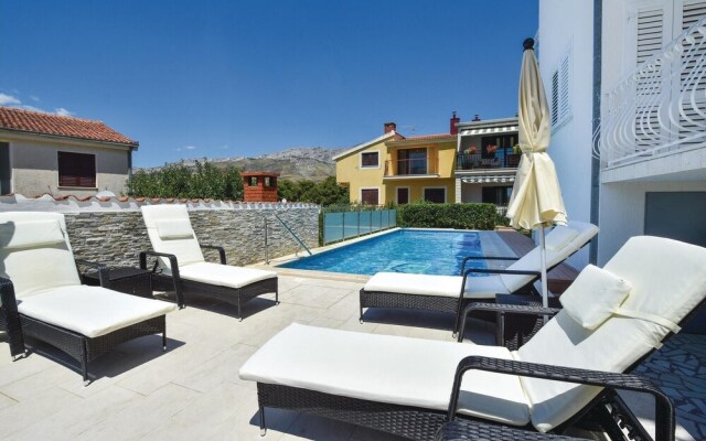 Nice Home in Podstrana With Wifi and 4 Bedrooms