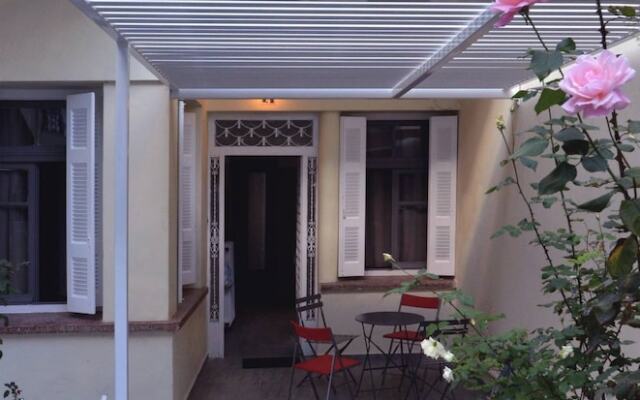 Renovated Home Next To Old Town