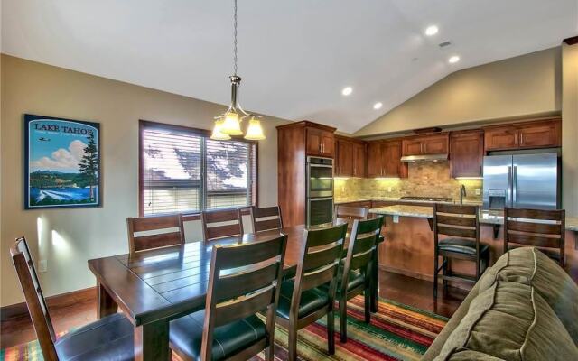 Conifer - 3 Br condo by RedAwning