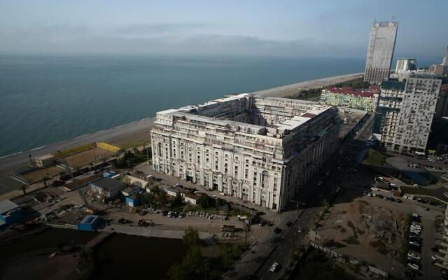 Leo Group Luxury Apartment 24-11 Alliance Palace