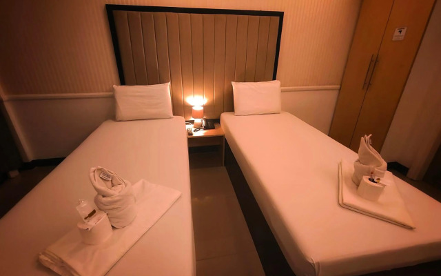 S&M Hotel