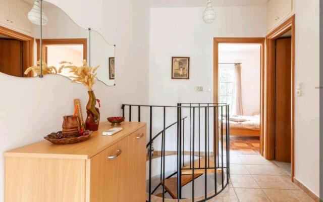 Sea view maisonette near Nafplio!1' drive to beach