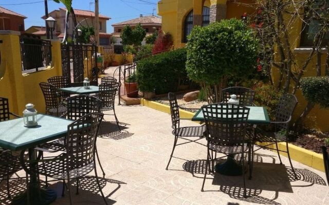 La Nova Tenalla - Adults Only