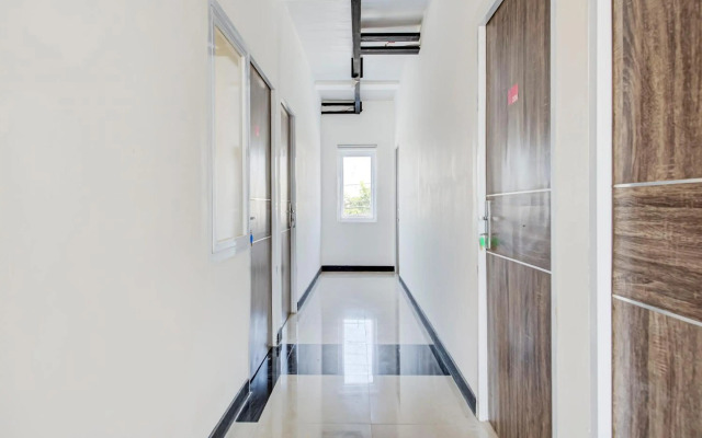 Oyo 3198 Sukomanunggal Inn