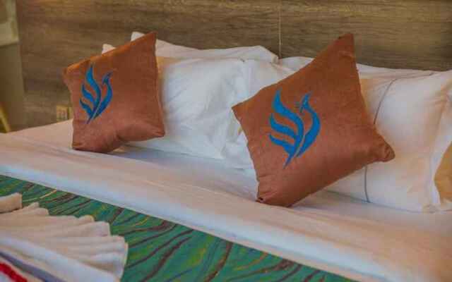 Wooden Maple Hotel