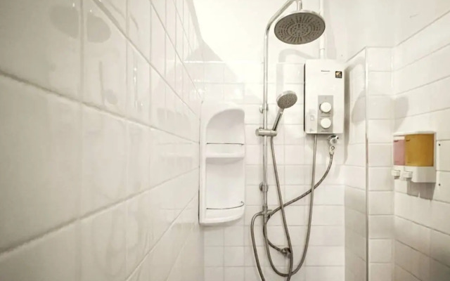 Hobnob Hostel - Adults Only