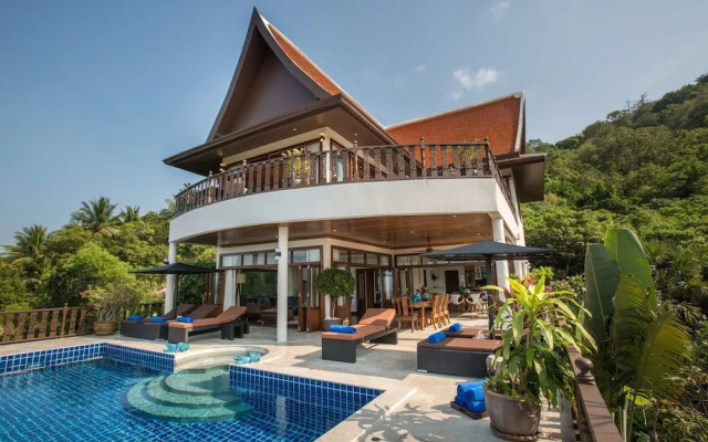 Lilly Villa