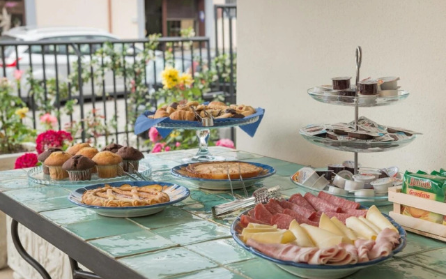Malì Guest House & Terrace Bar