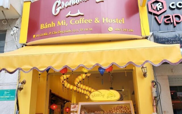 Grandma Lu - Banh Mi Coffee  Hostel