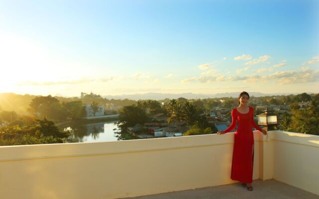 Kayah Golden Hill Hotel