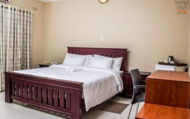 Nyamfinzi Hotel