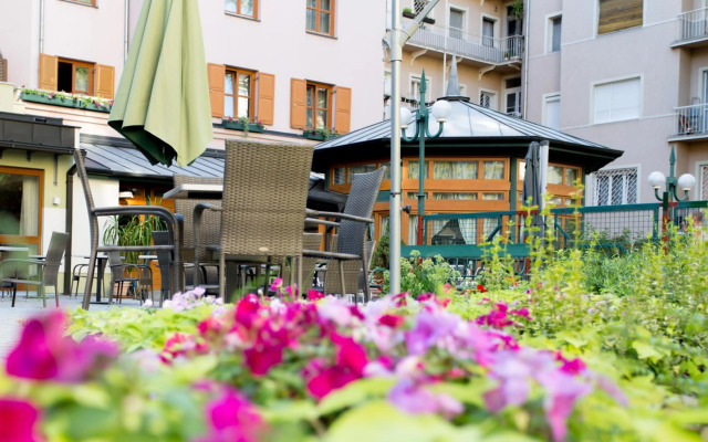Corvin Hotel