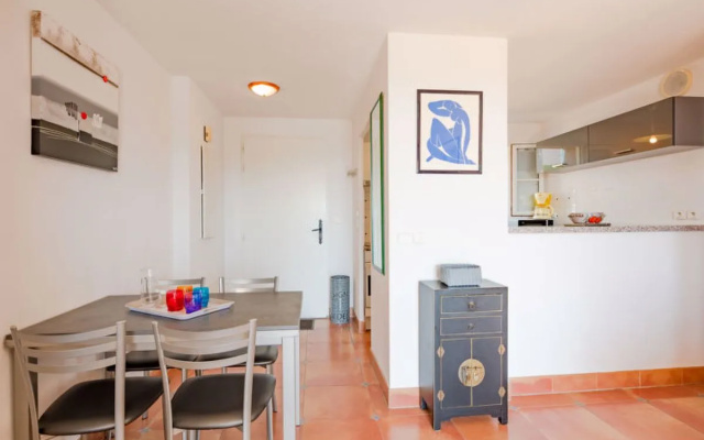 Le Petit Village 36069