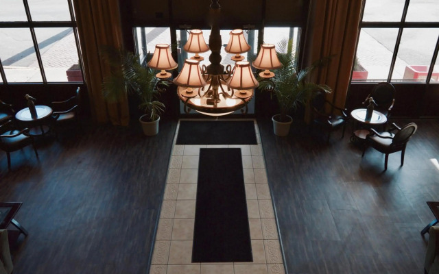 Mystic River Hotel & Suites Near Casinos