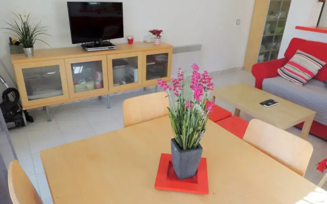 Beautiful Apartment in Roses With Terrace