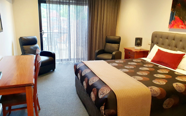 Addison Motor Inn