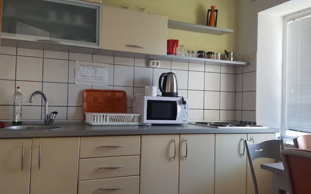 Luccia Apatments-Villa Laguna - Hostel