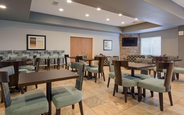 Best Western Plus Sand Bass Inn & Suites