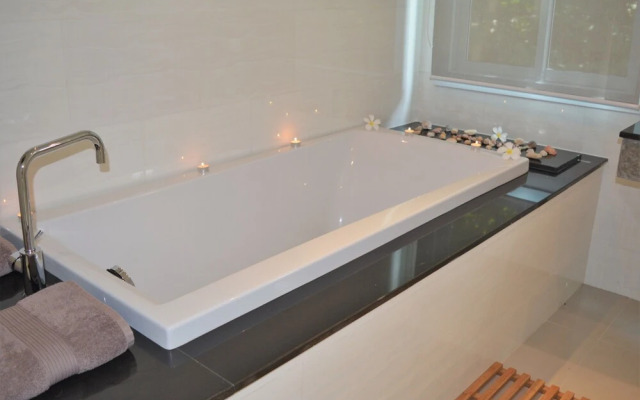 Coconut Bay Club Suite 201
