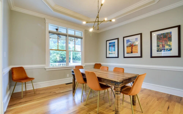 Dog-friendly Durham Home - Walk Downtown!