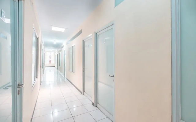 Super OYO 1868 J&b Room Pramuka